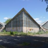 Die ehemalige Mehrzweckhalle "Hyparschale" aus Spannbeton von 1969.